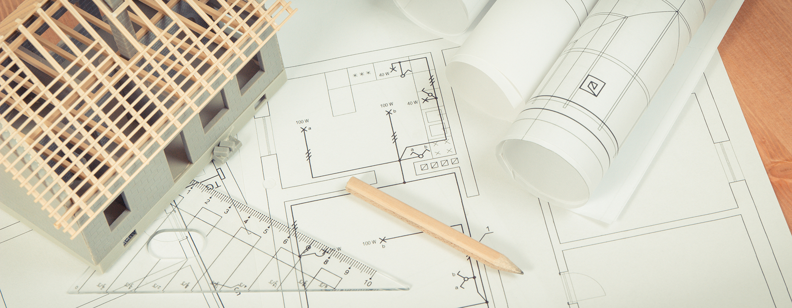木造住宅の設計と模型のイメージ